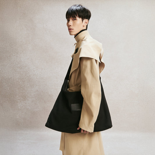 Black Calyx Tote Bag AIN Astoud