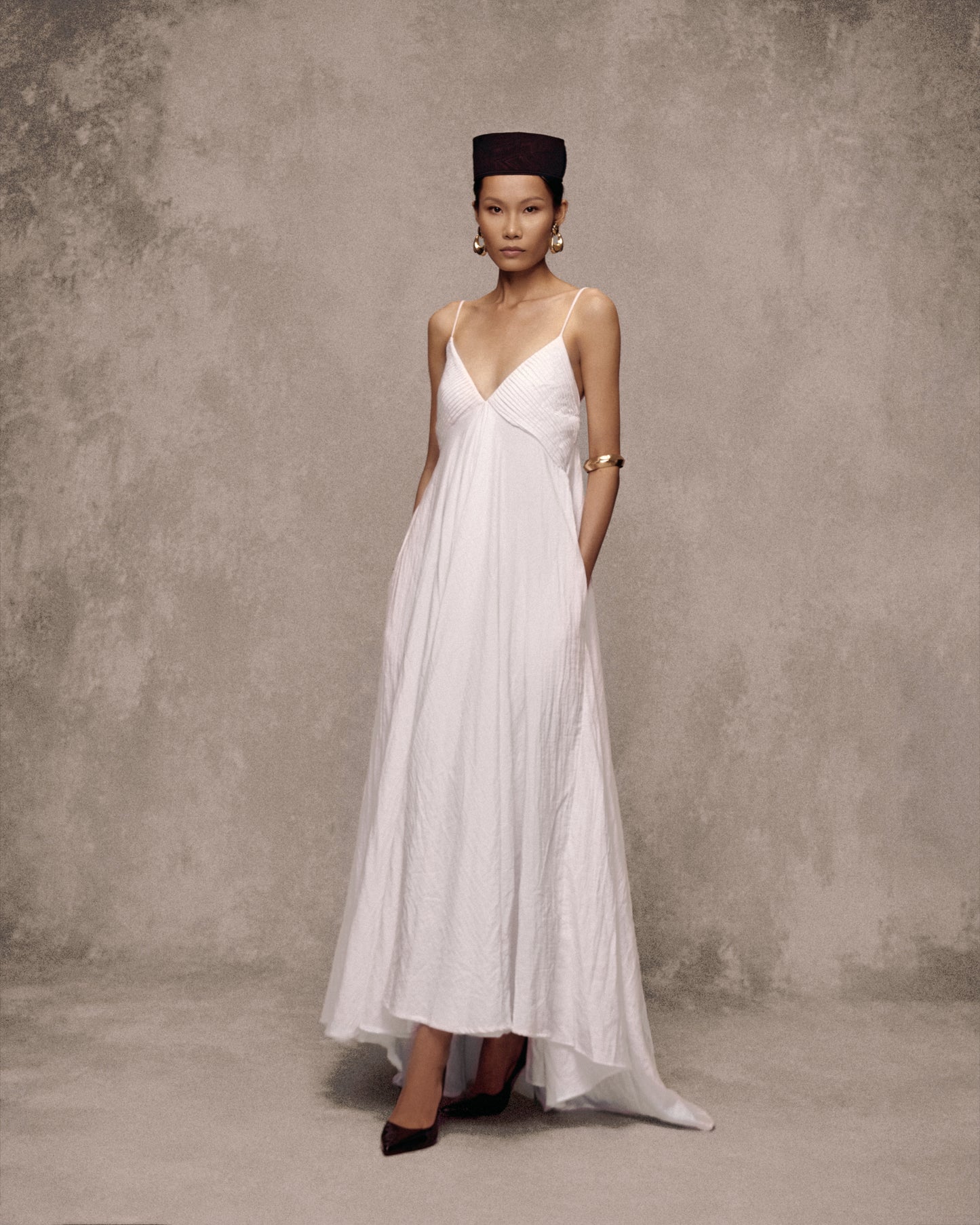 Bạch Đằng Muslin Gown AN HERITAGE ASTOUD