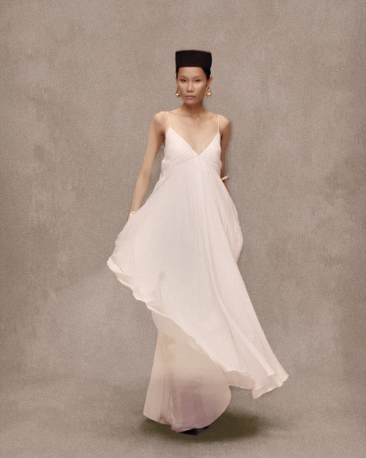 Bạch Đằng Muslin Gown AN HERITAGE ASTOUD