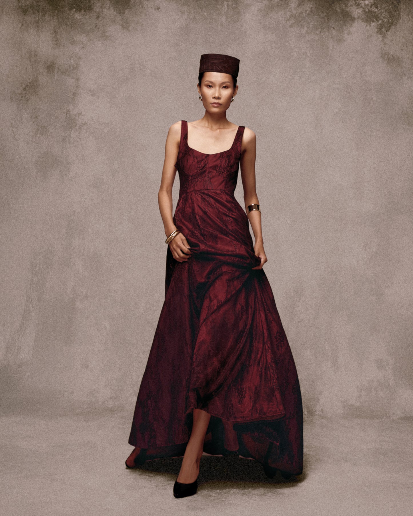 Nhà Rồng Tafta Gown