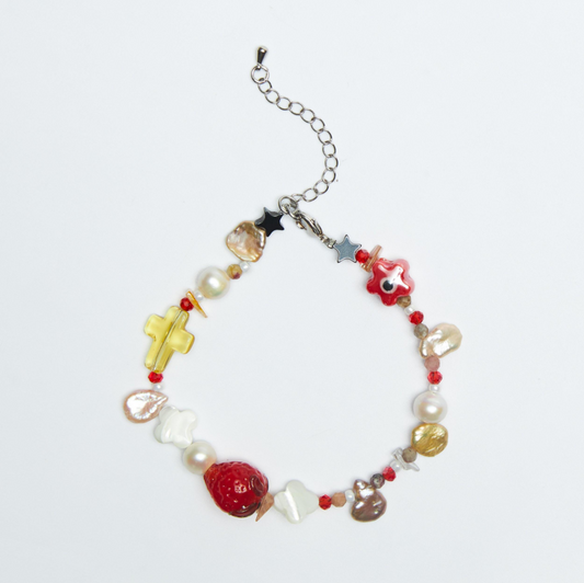 strawberry-tea-bracelet-AKA-MYDINH -astoud